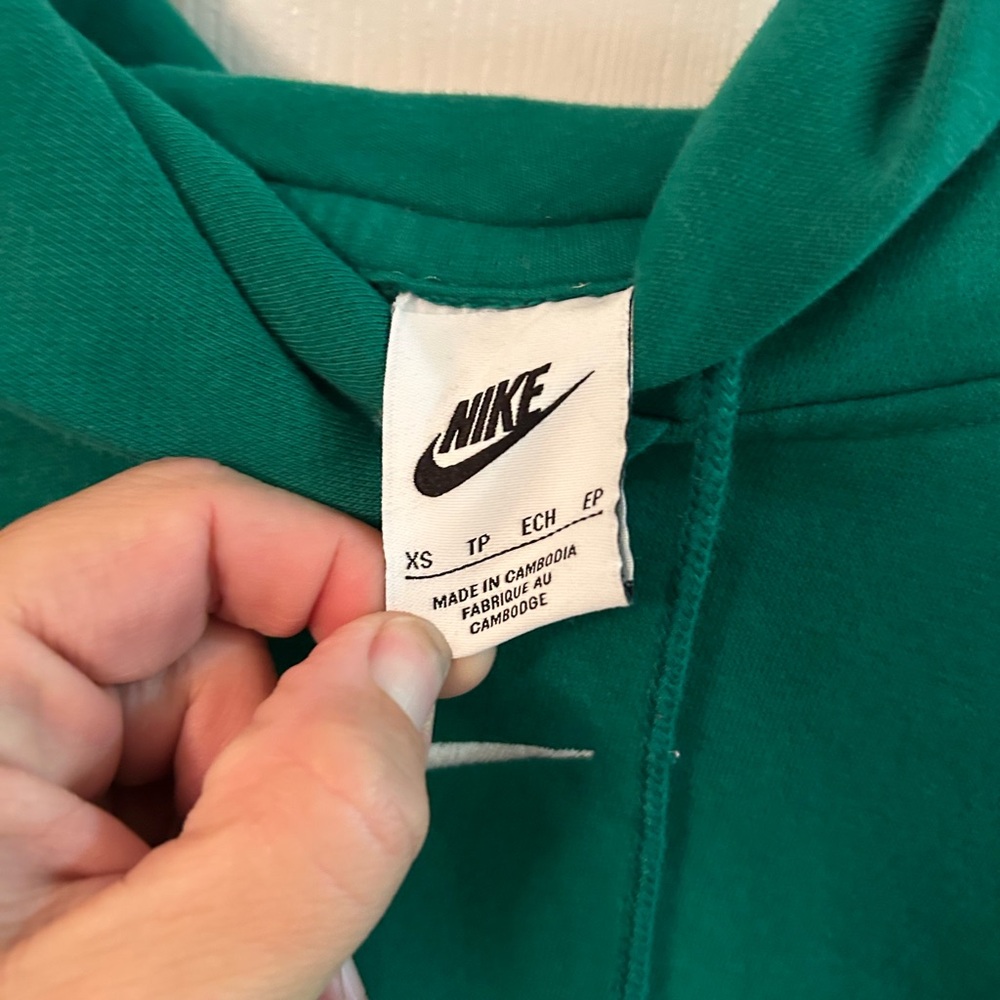 Nike Women's Green Oversized Hoodie - Picture 5 of 7